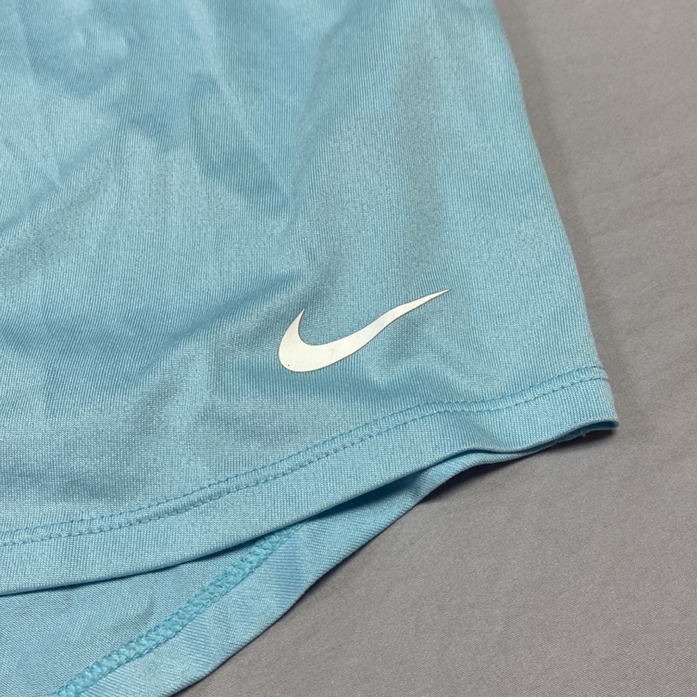 Nike - Picture 2 of 8